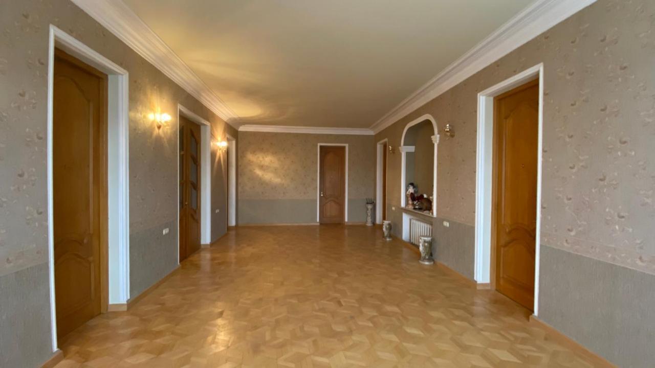 Apartments City On The Palm Tbilisi Bagian luar foto