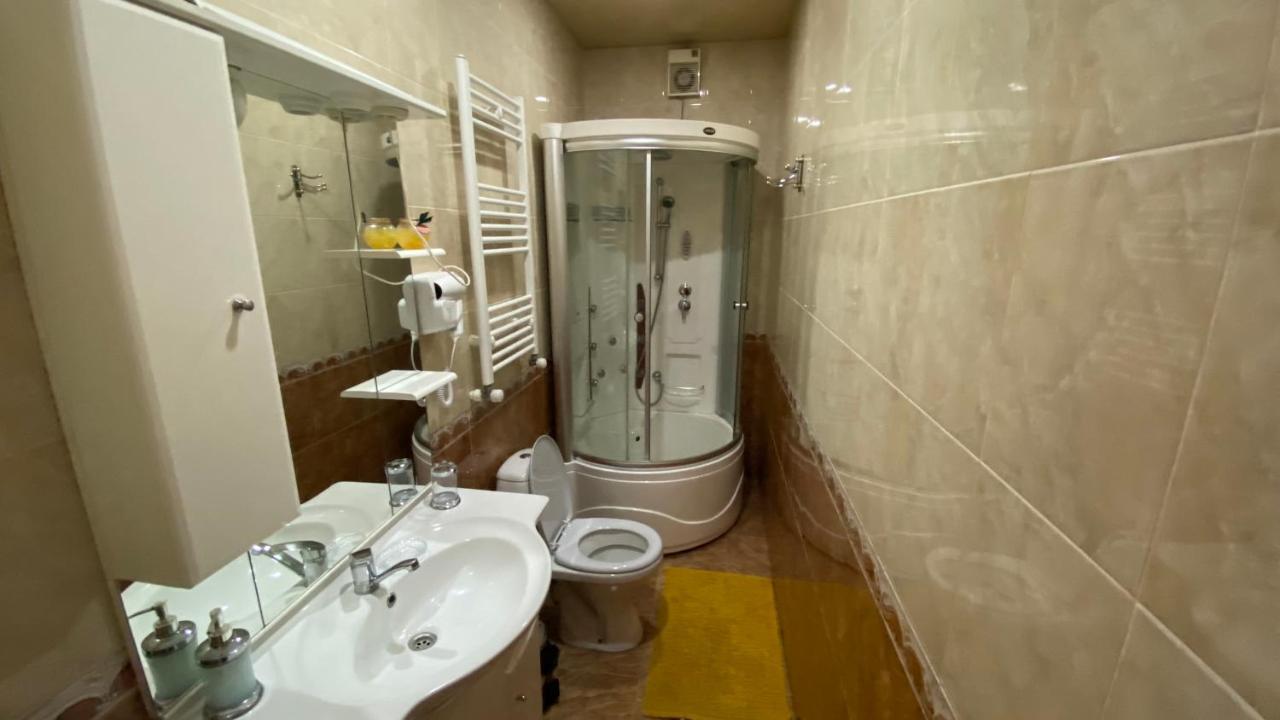 Apartments City On The Palm Tbilisi Bagian luar foto