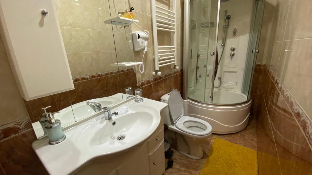 Apartments City On The Palm Tbilisi Bagian luar foto