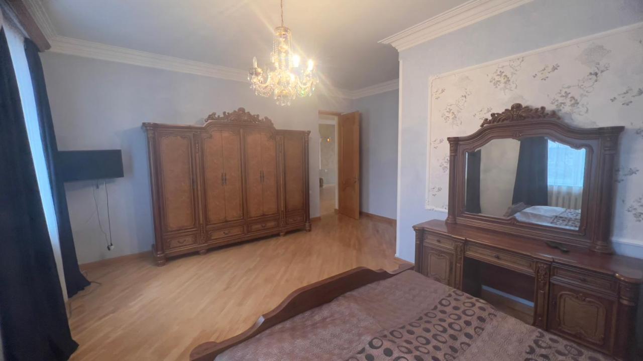 Apartments City On The Palm Tbilisi Bagian luar foto