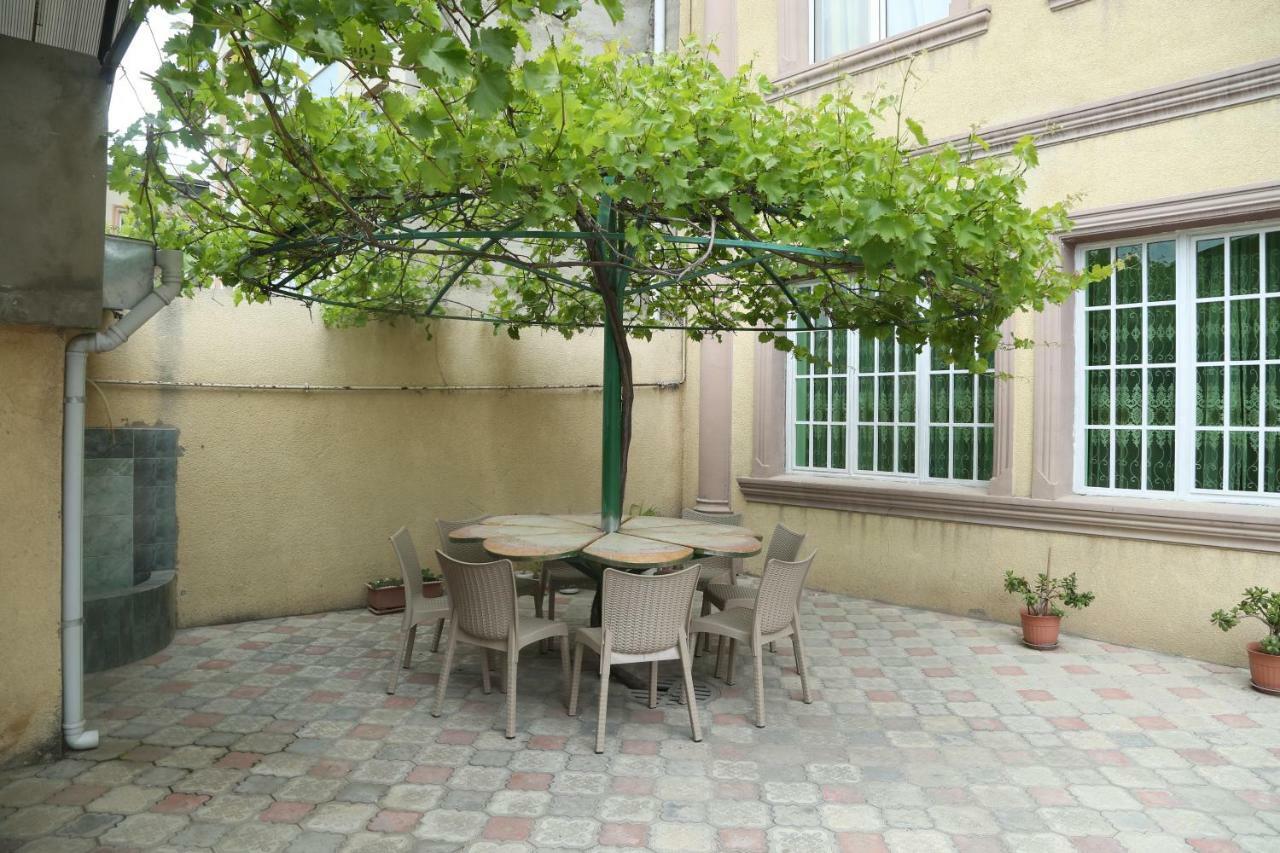 Apartments City On The Palm Tbilisi Bagian luar foto